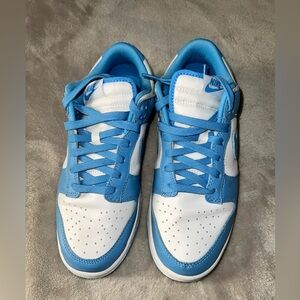 Dunk Low ‘university blue”